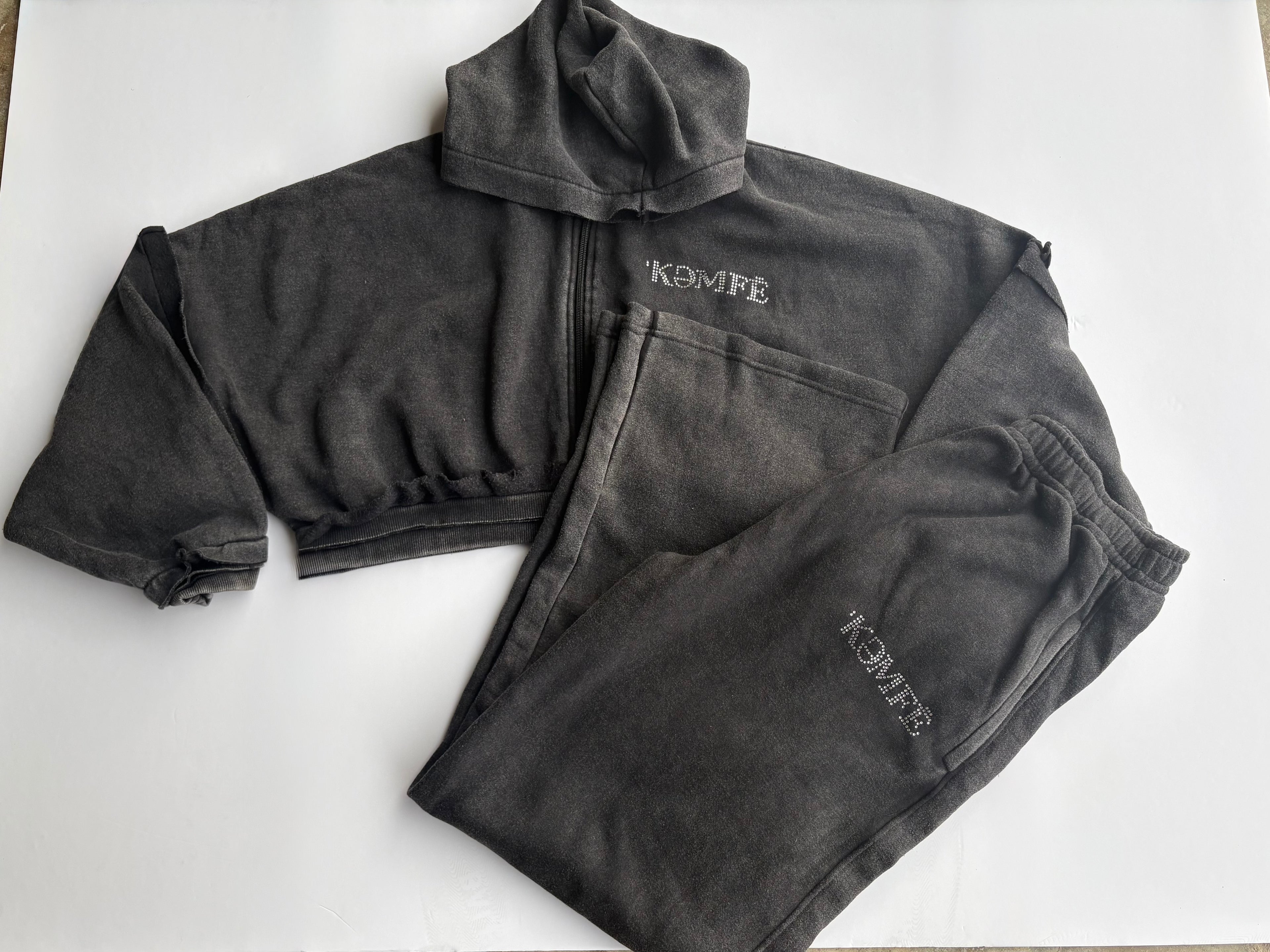 Women's Kemfe Black Crop Comfort Set